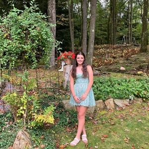 Meet your Posher, Natalie